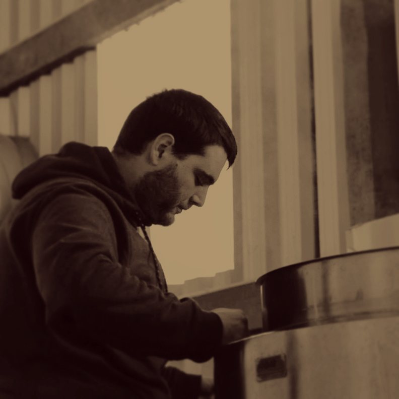 Clement trabajando en la olla